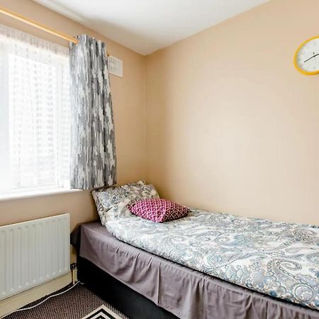 Cosy Single Private Room Near Dublin Airport Сводз Экстерьер фото